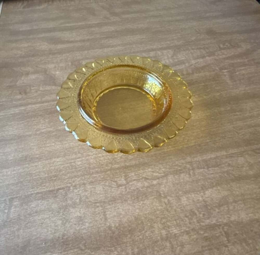 Vintage Indiana Glass Amber Sunflower Pattern Serving Bowl